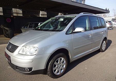 VW Touran Volkswagen / AUTOMATIK / LEDER / ESSD Highline