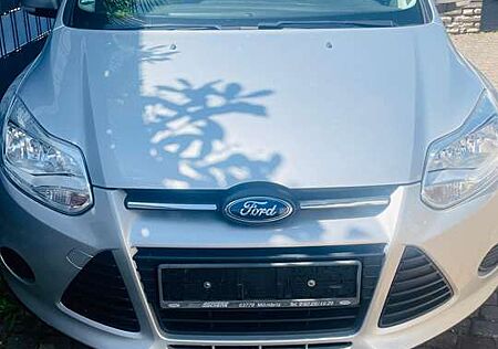 Ford Focus 1.0 EcoBoost Start-Stopp-SystemAmbiente