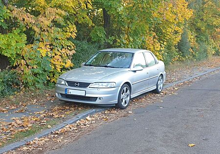 Opel Vectra 2.6 V6 Sport