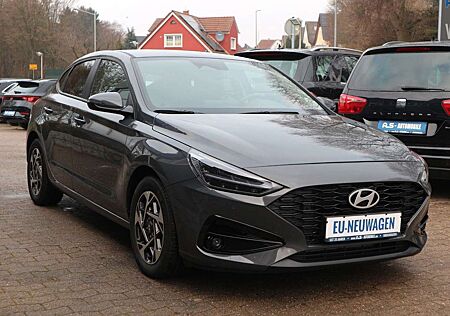Hyundai i30 Fastback Smart *DCT/RFK/NAV/VC/FACELIFT*