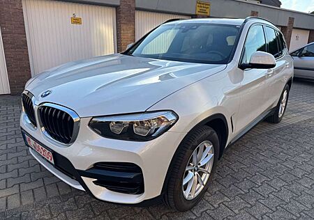 BMW X3 xDrive 20 d-PANO-HUD-LED-ACC-W-LAN-NAVI-SHZ