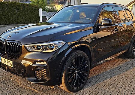 BMW X5 M M50D MASSAGE/B&W/STANDH/SOFTCL/22"/VOLL/GARANTIE