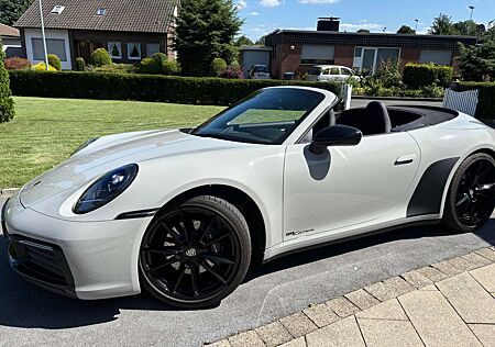 Porsche 911 Carrera Cabriolet PDK Kreide