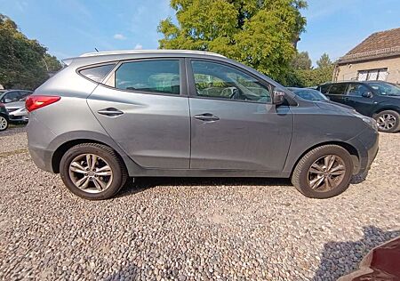 Hyundai ix35 Style 2WD-AUTOMATIK-1.HAND-SHZG-KLIMA-ALU