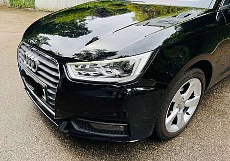 Audi A1 1.0 TFSI ultra S tronic/Navi/1.Hand/8Fach Berei