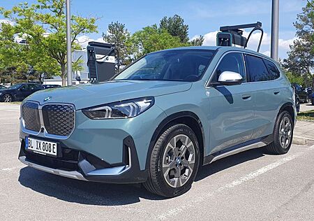 BMW iX1 xDrive30 xLine Garantie bis 09/27
