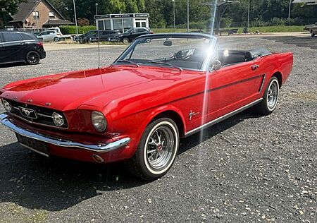 Ford Mustang Cabrio 4 Gang Schaltung mit V8 Sound