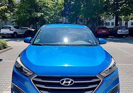 Hyundai Tucson blue Classic 2WD