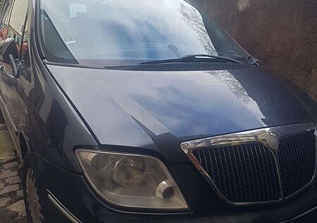 Lancia Phedra 2.0 16v Emblema