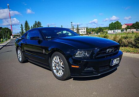 Ford Mustang Premium Pony Package 2013 3.7 v6