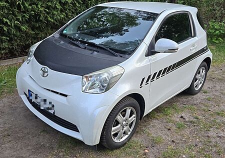 Toyota iQ Basis