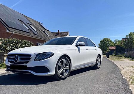 Mercedes-Benz E 220 9G-Tronic/LED/NAVI/SHZ/PANORAMA