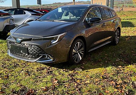 Toyota Corolla Touring Sports 2.0 Teamplayer ACC+LED