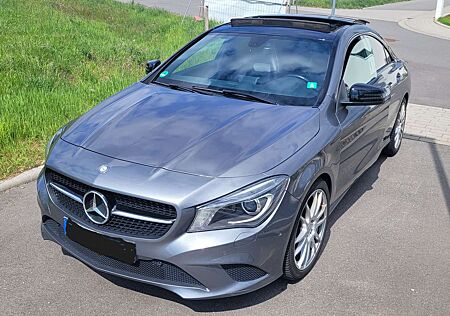 Mercedes-Benz CLA 200 7G-DCT Urban