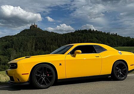 Dodge Challenger Automatik 6,4l V8 392 Hemi Scat Pack selten gelb