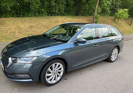 Skoda Octavia Combi 1.4 TSI iV DSG Style Navi HUD Totw.