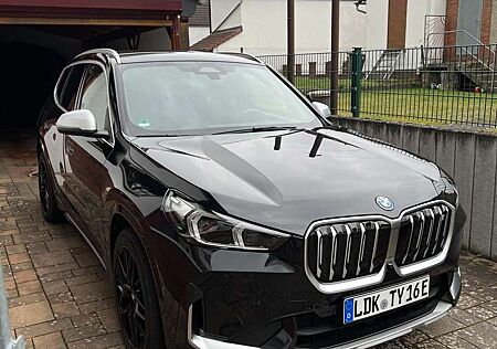 BMW iX1 xDrive30 xLine