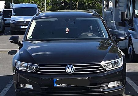 VW Passat Volkswagen 2.0 TDI (BlueMotion Technology) Trendline