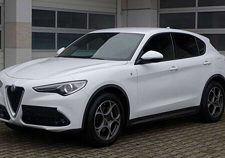 Alfa Romeo Stelvio Ti Q4 2.2JTDM/AHK/Kamera/Leder/ACC