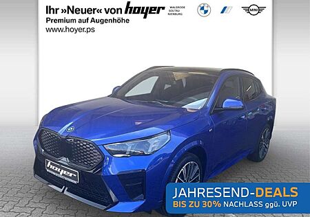 BMW iX2 xDrive30 M Sportpaket AHK HUD Pano Head-Up