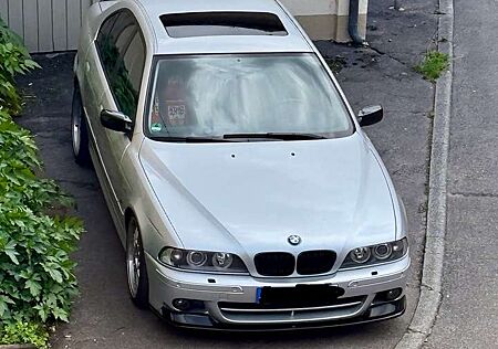 BMW 525i 525