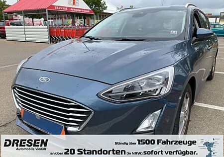 Ford Focus Titanium Turnier AHK-klappbar Navi LED Apple CarPl