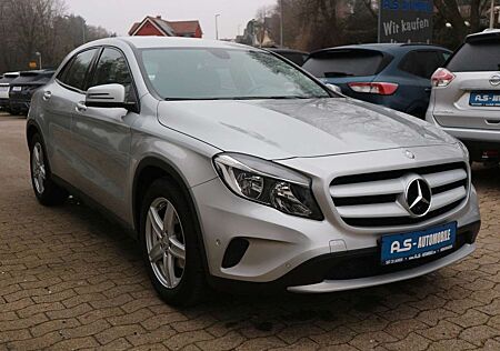 Mercedes-Benz GLA 200 *2.HD/AUTOMATIK/KLIMAAUTO/TEMPO/PDC/AHK*