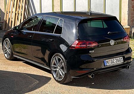 VW Golf GTI Volkswagen BlueMotion Technology