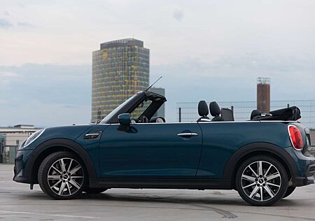 Mini Cooper S Cabrio Sidewalk
