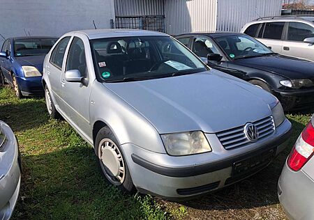 Volkswagen Bora Bora 1.6 Comfortline Automatik Klima GAS & Benzin
