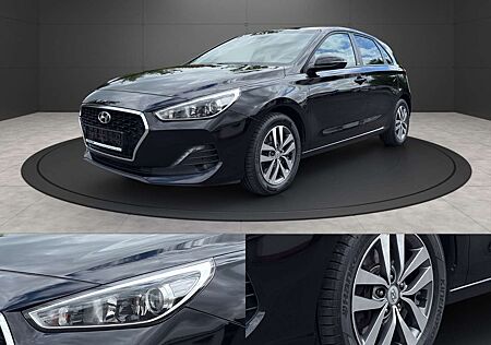 Hyundai i30 YES! Lim. Navi Kamera Temp PDC Spur 1-Hand