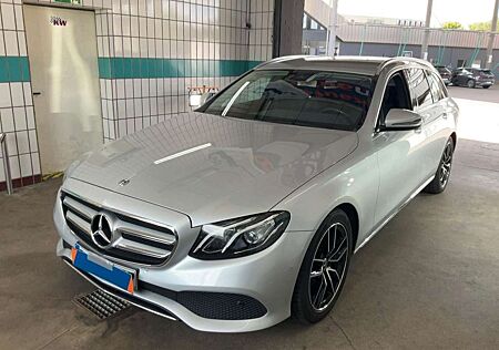Mercedes-Benz E 220 E-Klasse d Avantgarde LED*RFK*2HAND