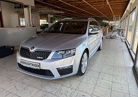 Skoda Octavia Combi RS*AHK*AMUNDSEN*BI-XENON*PDC V.u.H
