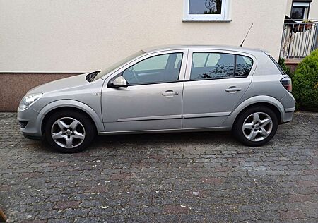Opel Astra Fließheck 5-Türer 1.4