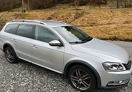 VW Passat Alltrack Volkswagen 2.0 TDI 4Motion DSG BlueMotion Tec