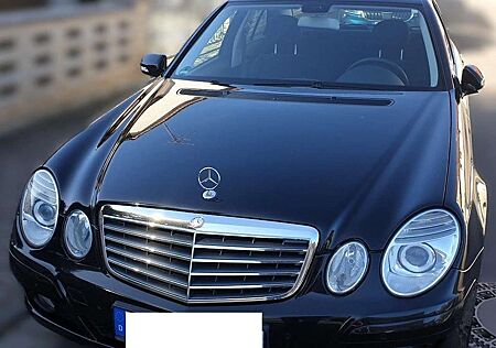 Mercedes-Benz E 200 ompressor AUT, SHG,TMP, NAV,AHK,XEN, PDC