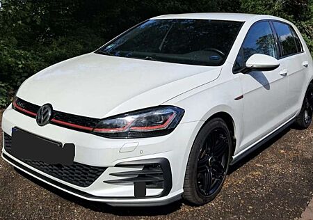 VW Golf GTI Volkswagen Facelift DSG in Orxy weiß perlmutt