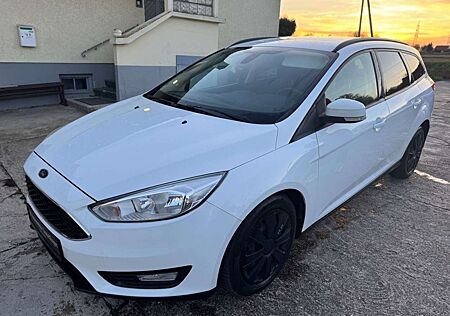 Ford Focus Turnier Business*NAVI*SHZ*