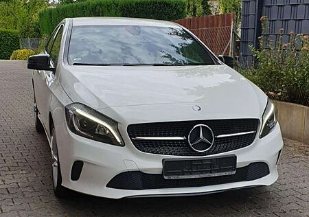 Mercedes-Benz A 180 A-Klasse (BlueEFFICIENCY) 7G-DCT Urban