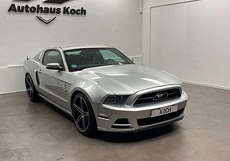 Ford Mustang 3.7 COUPÉ MIT EINER HAMMER OPTIK !!