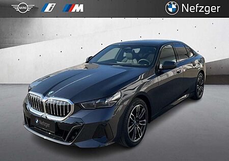 BMW 520 i Limousine M Sport HUD Park-Assist HiFi-H&K