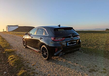 Kia Cee'd Ceed / 1.6 T-GDI OPF GT