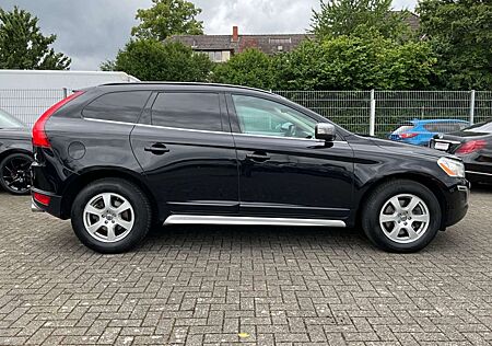 Volvo XC 60 XC60 R-Design AWD*Leder*Navi*Bi-Xenon*Tempoma.*F