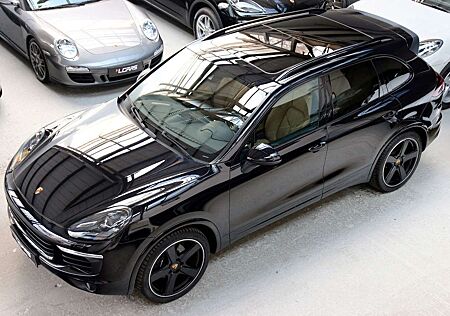 Porsche Cayenne D Platinum Ed. LED 14Wege Pano Luft 21"