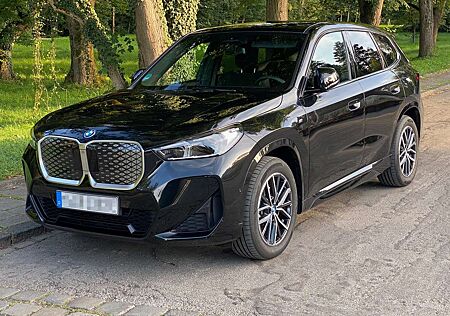 BMW iX1 gebraucht kaufen BMW iX1 eDrive20 M Sportpaket, Premiumpaket, AHK