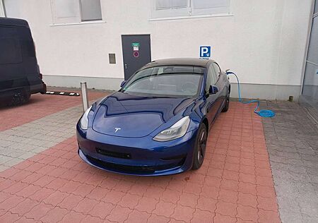 Tesla Model 3 Model 3 Standard Reichweite Plus Hinterradantrieb