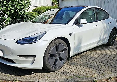 Tesla Model 3 Langstreckenbatt. Allradantrieb Dual Motor