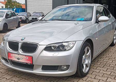 BMW 325 i Coupe 3.0l Schaltgetriebe Navi Kamera PDC