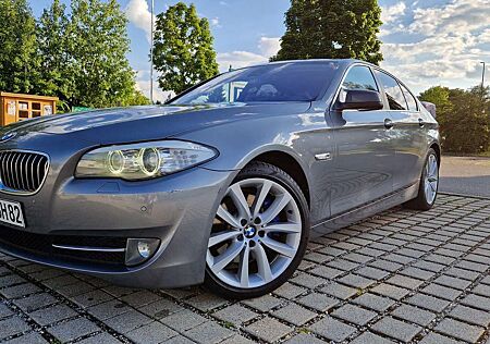 BMW 530d 530 Sport-Aut.StandHeizunHead-up Kamera El sitze