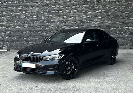 BMW 330 e Advantage LED+VOLLEDER+SPORTSITZE